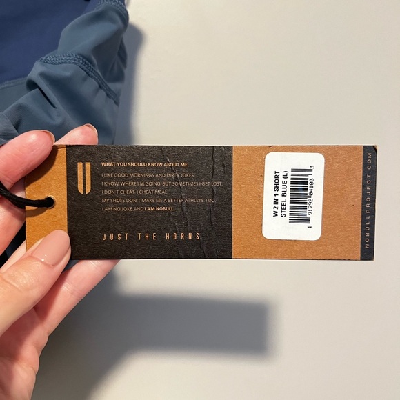 NWT NOBULL Women’s 2 in 1 Shorts Steel Blue Size Large 2.5” - Picture 2 of 7